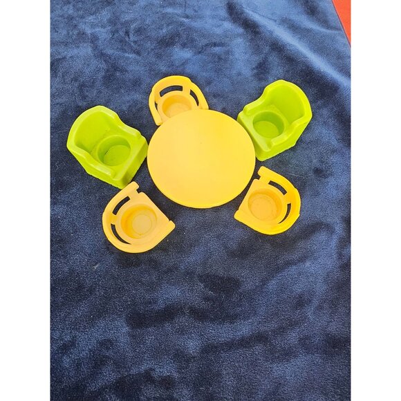 Vintage Fisher Price Little‎ Peoples Table And Chairs Yellow And Green - Picture 9 of 10